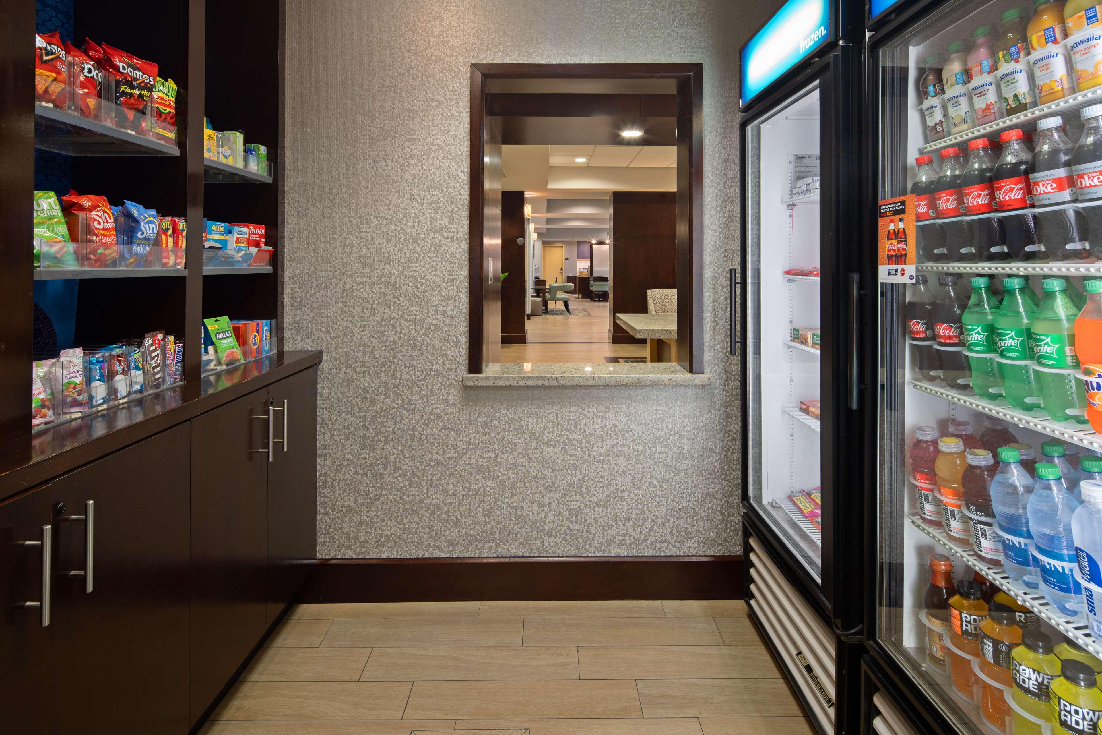 Hampton Inn Visalia Zewnętrze zdjęcie