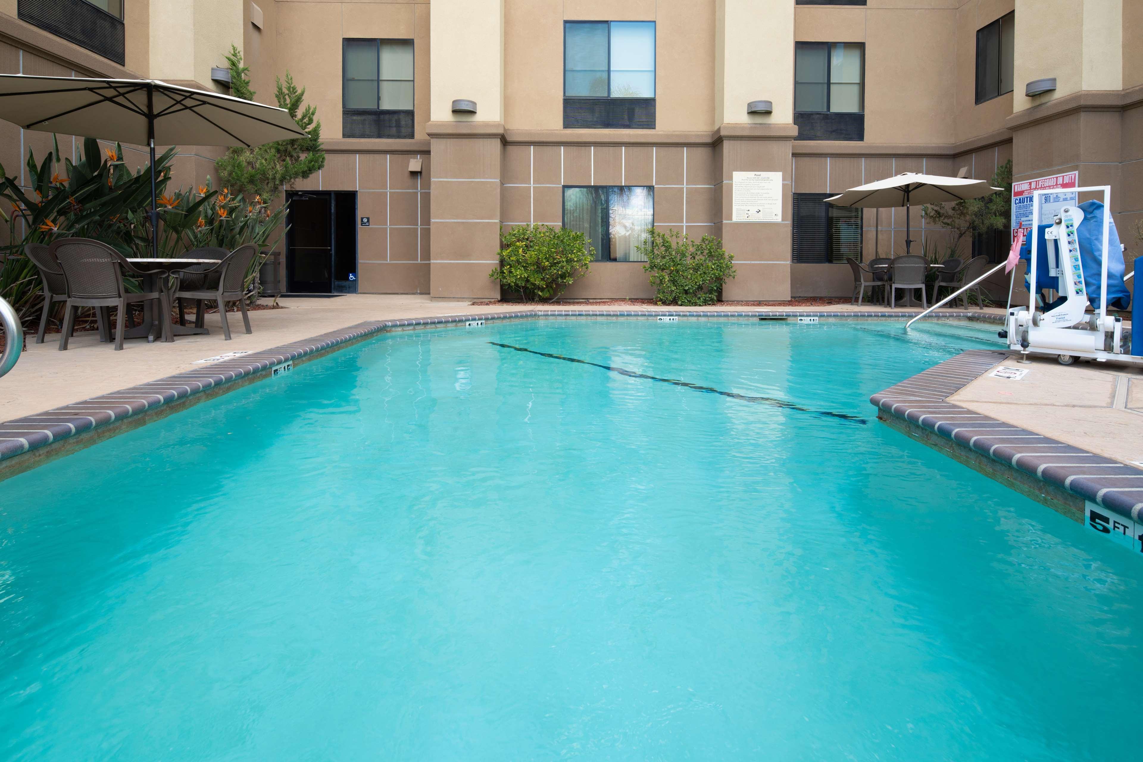Hampton Inn Visalia Zewnętrze zdjęcie