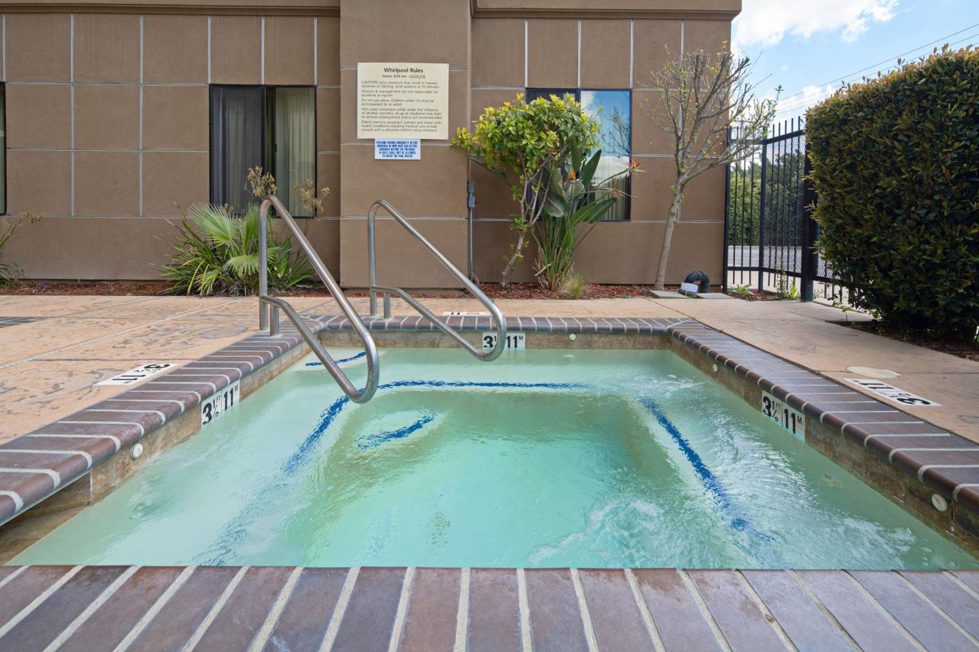 Hampton Inn Visalia Zewnętrze zdjęcie